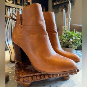 Kelsi Dagger boots size 9 great condition